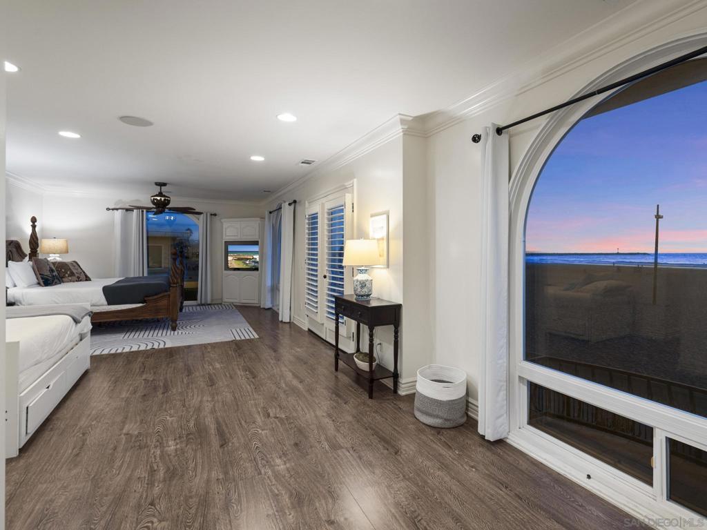 Mission Beach - Residential