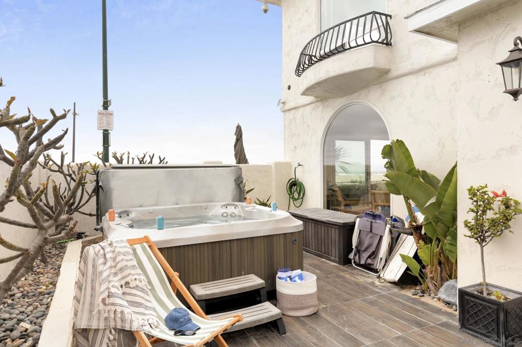Mission Beach - Residential