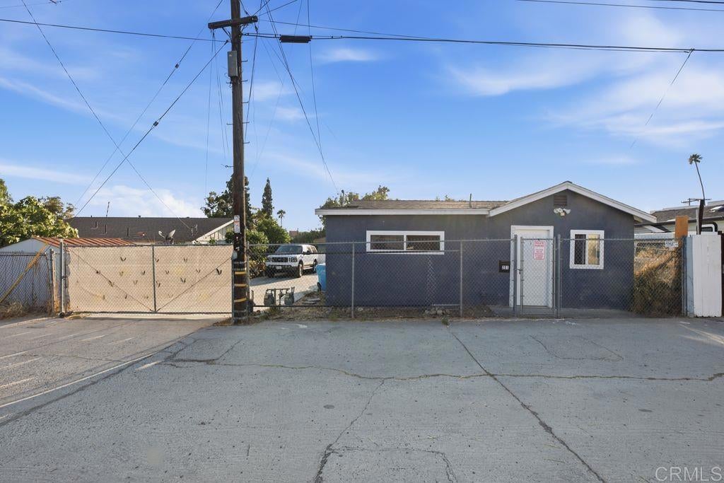 250 E Park