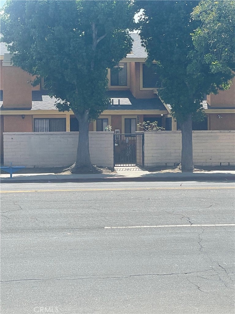2108 Santa Fe Avenue 15