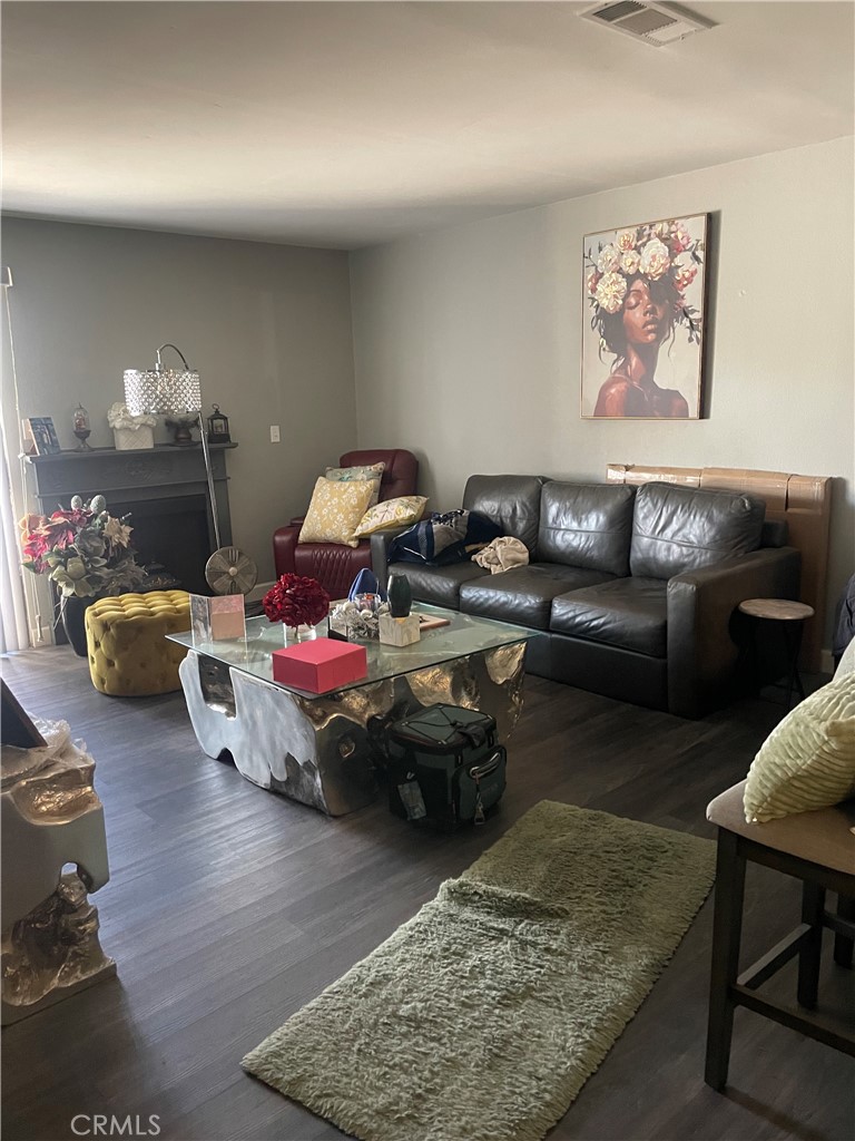 2108 Santa Fe Avenue 15
