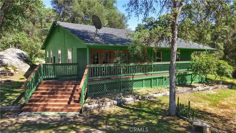 Photo of 4907 Daffodil Dr Dr, Mariposa, CA 95338 (MLS # MP26073918)