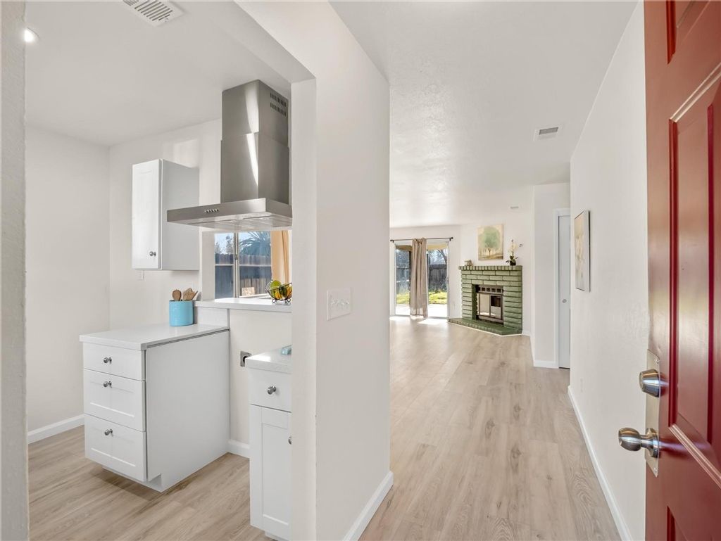 Photo of 4359 W Cardiff Ave, Fresno, CA 93722 (MLS # FR25281480)