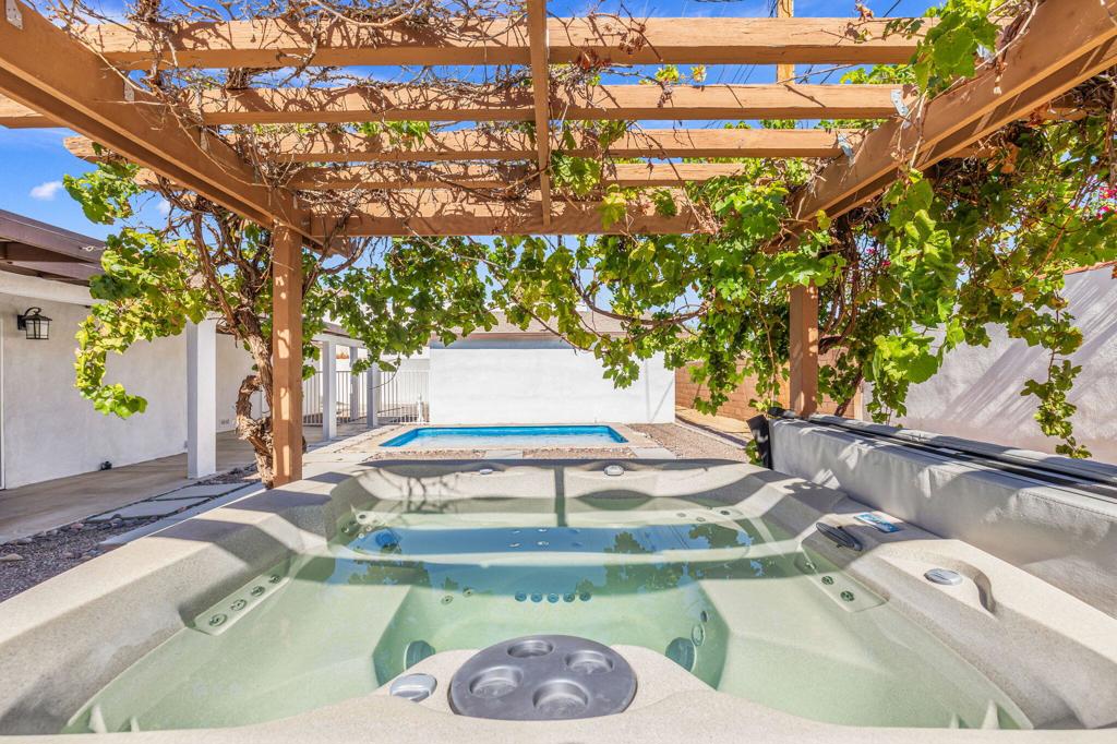 La Quinta Cove - Residential