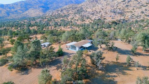 Photo of 18100 Thompson Canyon Avenue, Caliente, CA 93518 (MLS # PI25276843)