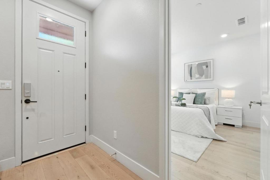 895 De Guigne Drive 2