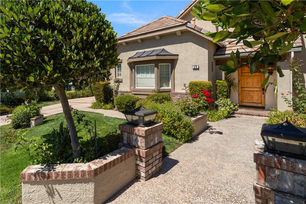 574 Oak Tree Court