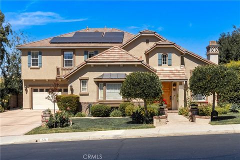 Photo of 574 Oak Tree Court, Simi Valley, CA 93065 (MLS # SR26162854)