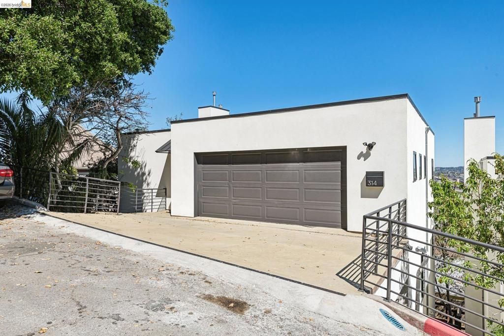 Photo of 312 Golden Gate Ave Ave, Richmond, CA 94801 (MLS # 41128493)