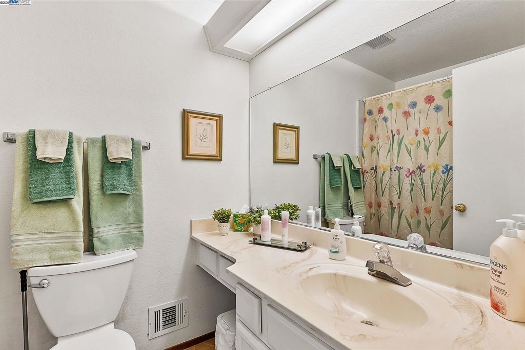 PLEASANTON MDWS - Residential