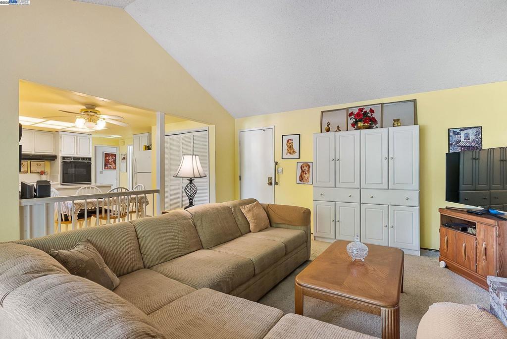 PLEASANTON MDWS - Residential