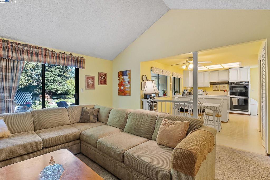 PLEASANTON MDWS - Residential