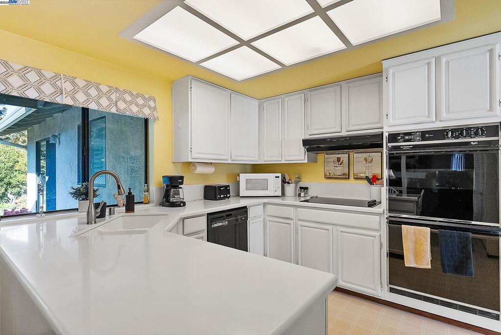 PLEASANTON MDWS - Residential