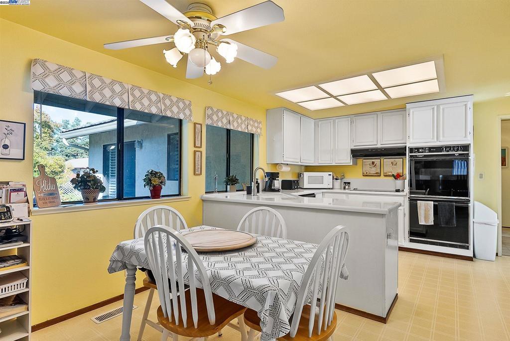 PLEASANTON MDWS - Residential