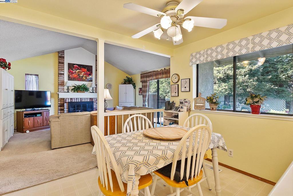 PLEASANTON MDWS - Residential