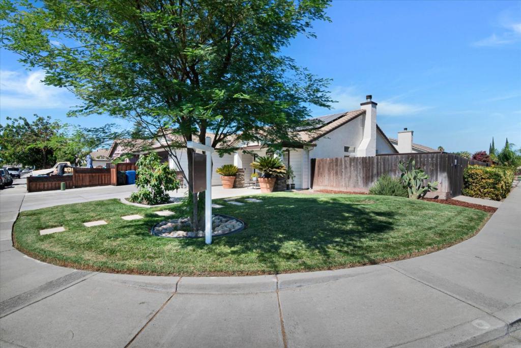 1093 Lambdin Street