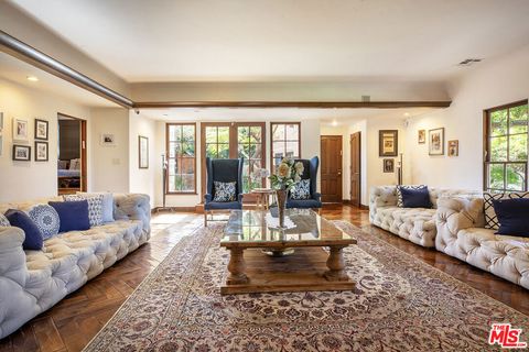 Photo of 10365 Holman Avenue, Los Angeles, CA 90024 (MLS # 26645395)