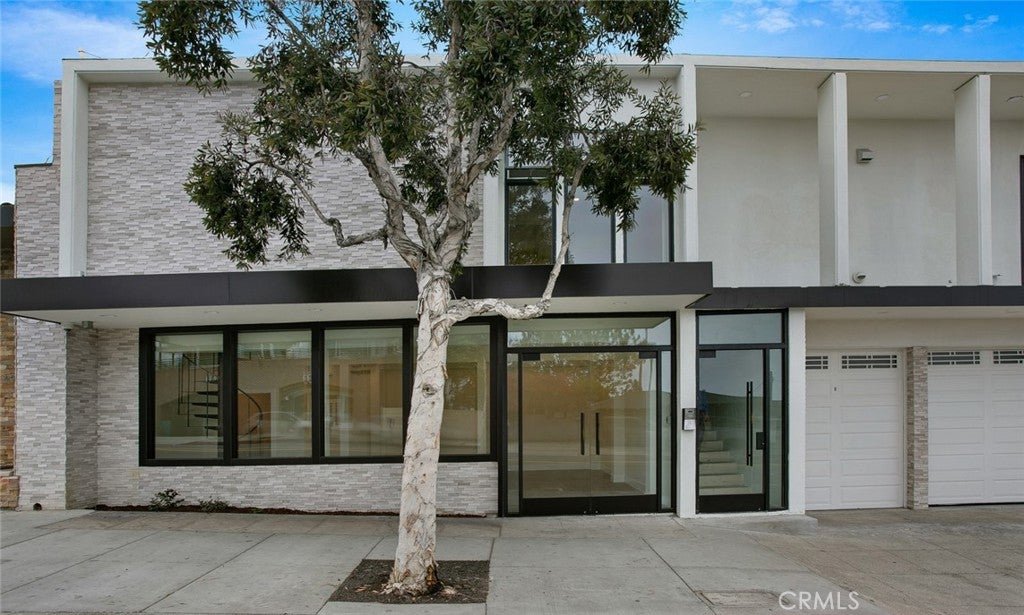 Photo of 618 S Coast Highway, Laguna Beach, CA 92651 (MLS # OC26142522)