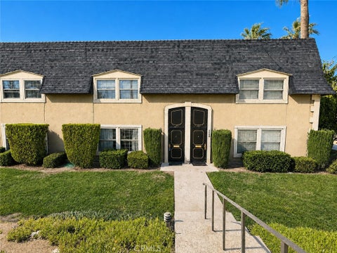Photo of 139 E Cypress AVE, Redlands, CA 92373 (MLS # IG26145806)
