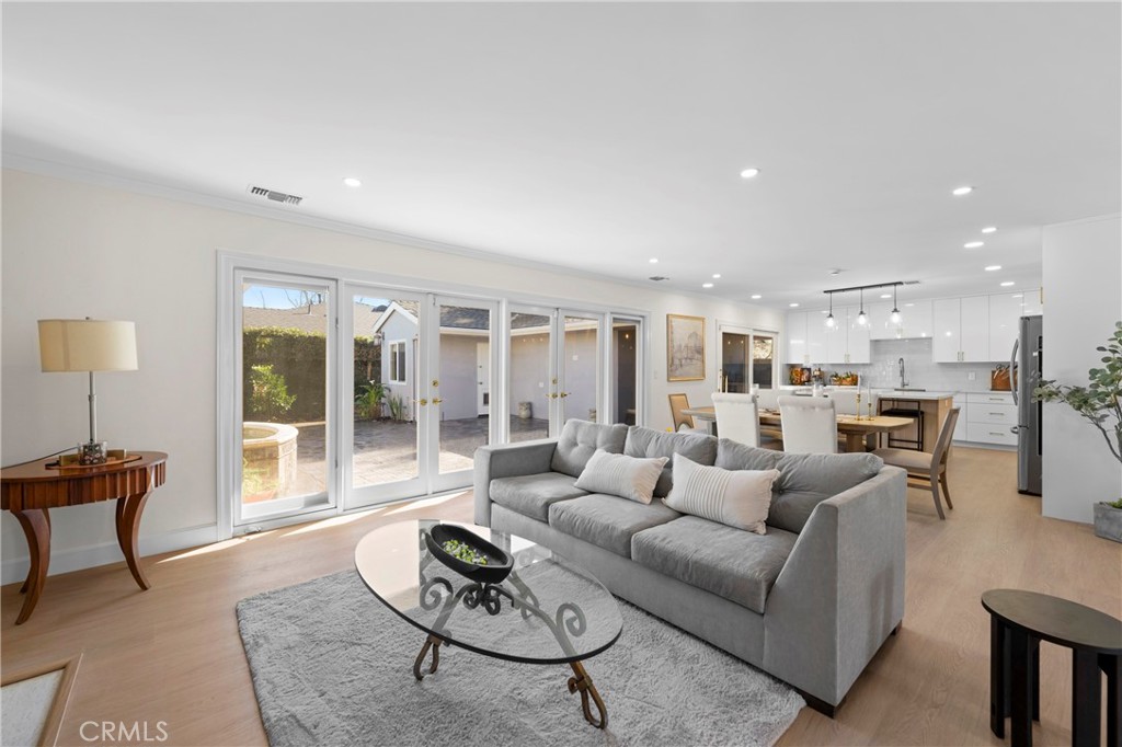 2101 N Westwood Avenue