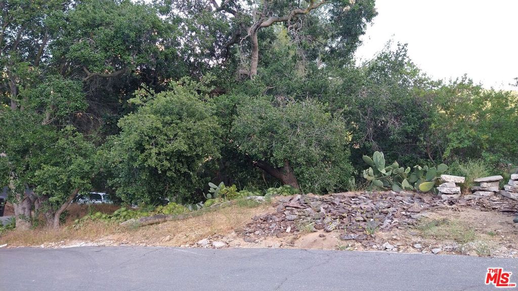 0 SUMMIT Road