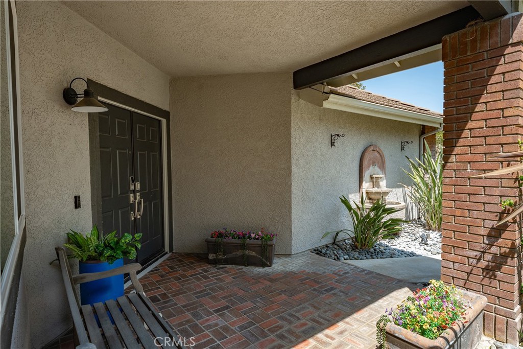 25613 Shaw