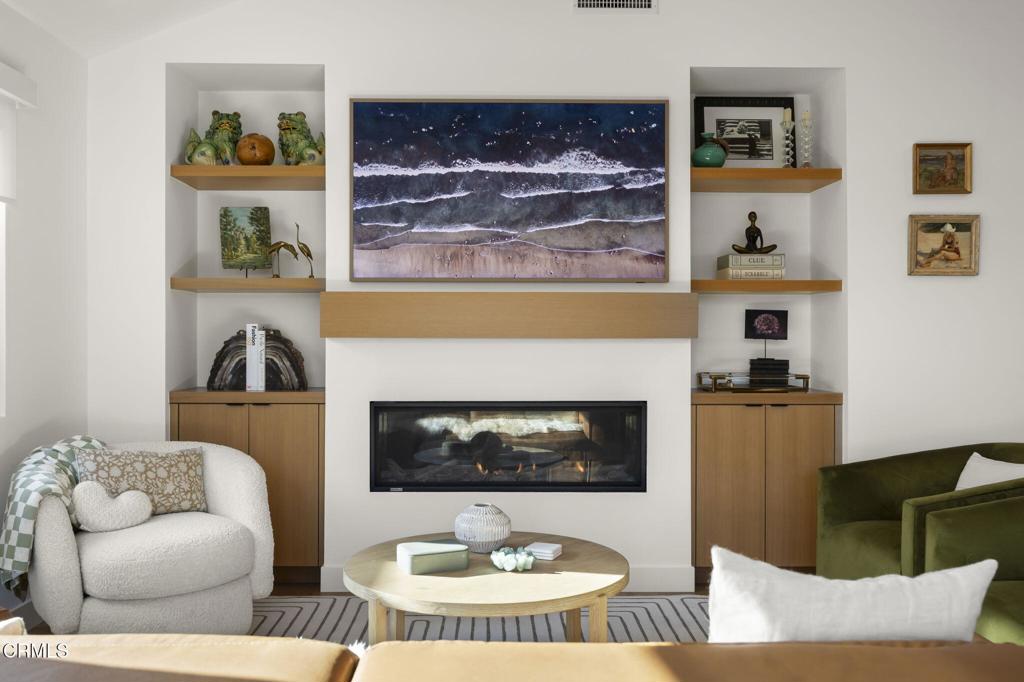 Oxnard, California, 93035, United States, 3 Bedrooms Bedrooms, ,2 BathroomsBathrooms,Residential,Active,2041659