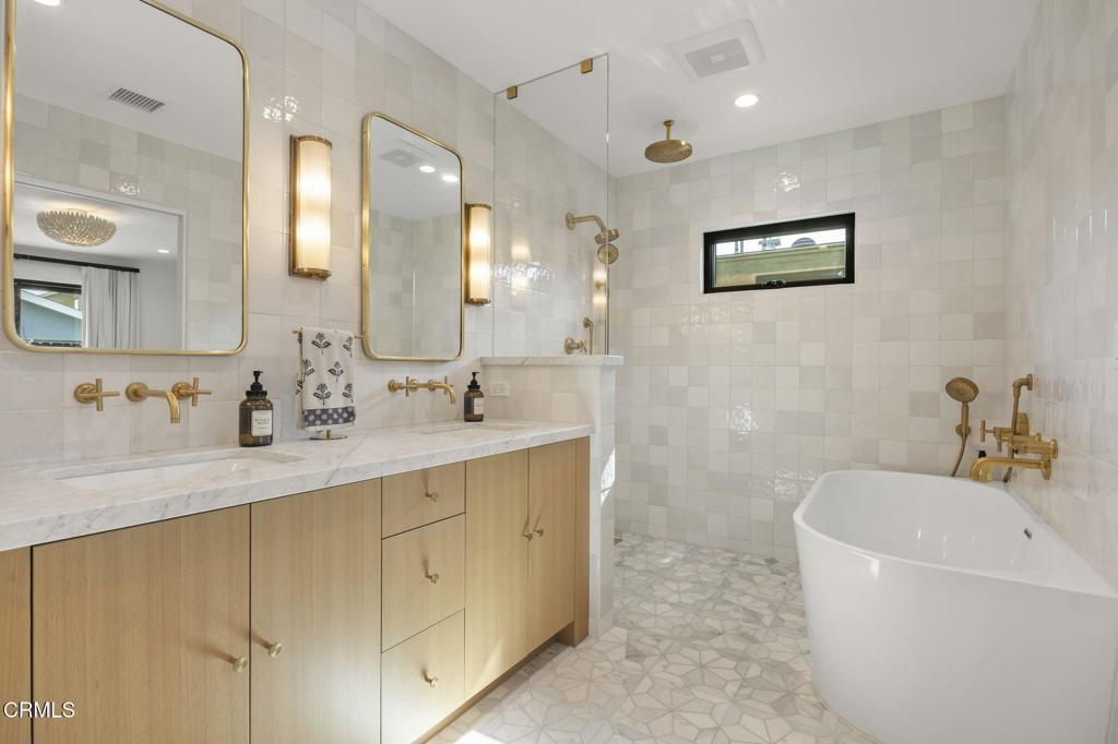 Oxnard, California, 93035, United States, 3 Bedrooms Bedrooms, ,2 BathroomsBathrooms,Residential,Active,2041659