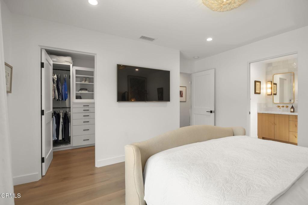 Oxnard, California, 93035, United States, 3 Bedrooms Bedrooms, ,2 BathroomsBathrooms,Residential,Active,2041659
