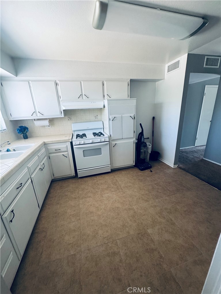 27102 capilano drive