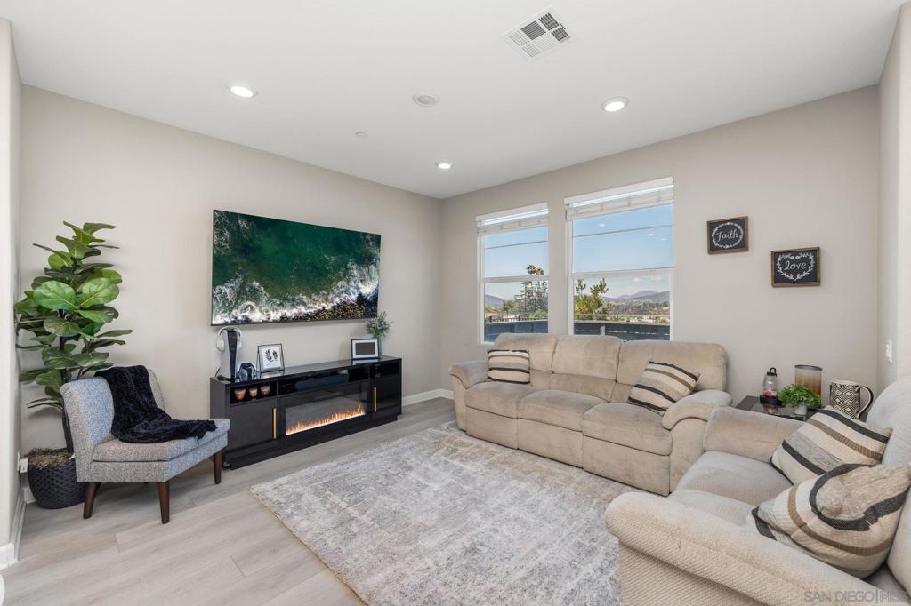 1202 Sunrise View 103