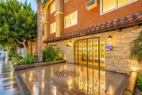Property photo of 3220 Altura Avenue 217, Glendale, CA 91214