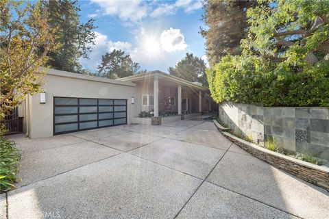 Photo of 3601 Cananea, Encino, CA 91436 (MLS # SR25266783)