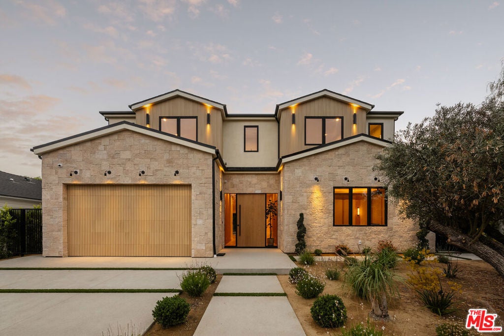 Photo of 4317 Elmer Avenue, Studio City, CA 91602 (MLS # 26997957)