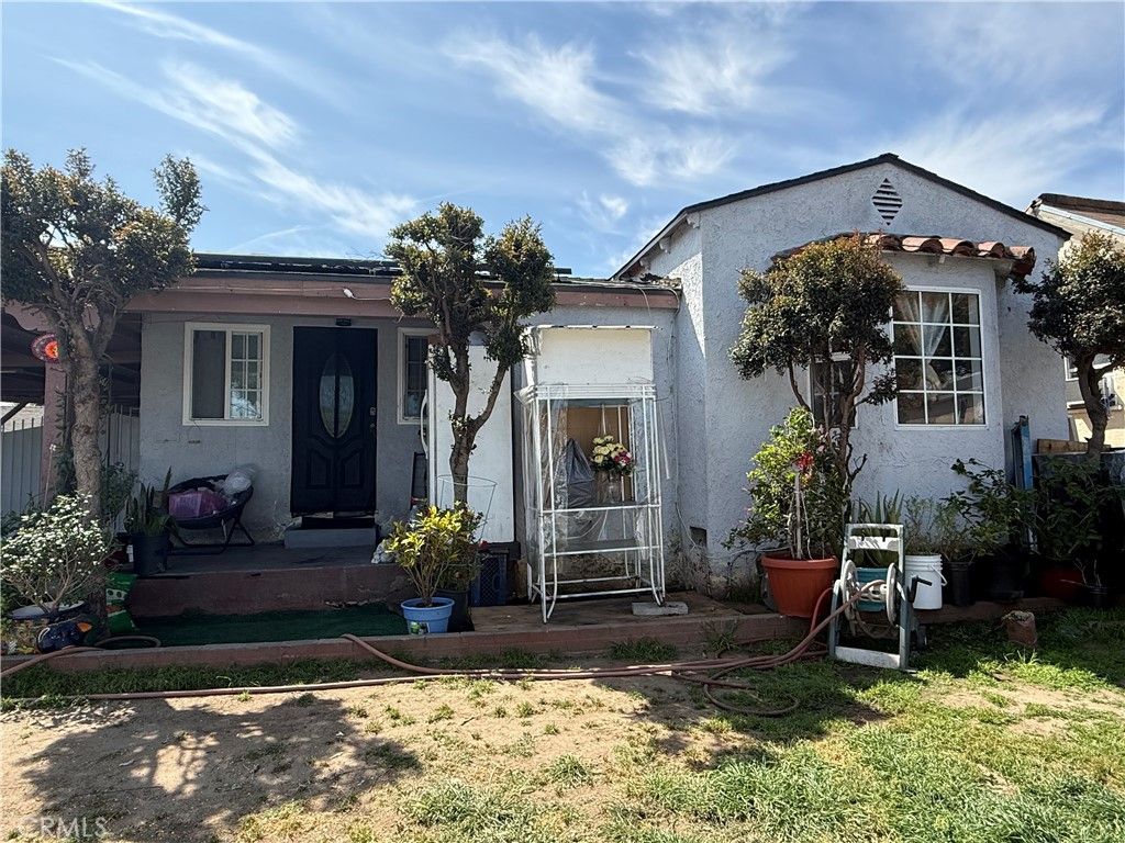 Photo of 248 E 110th St St, Los Angeles, CA 90061 (MLS # DW25231323)