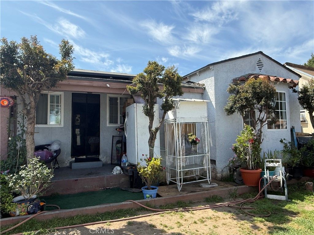 Photo of 248 E 110th St St, Los Angeles, CA 90061 (MLS # DW25231323)