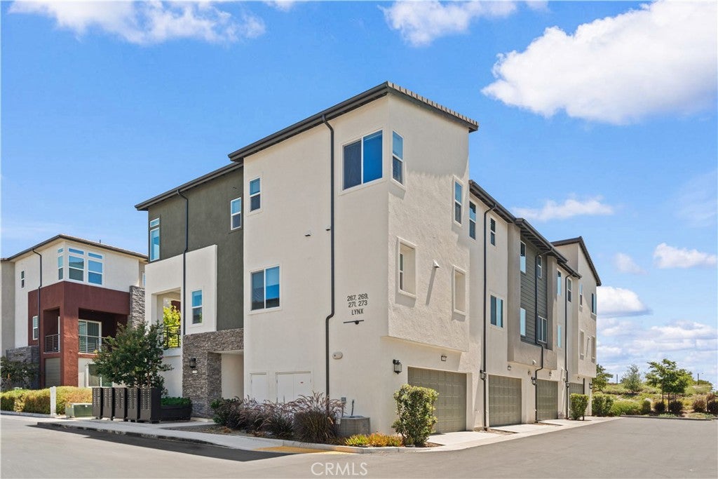 271 Lynx, Irvine CA 92618 - Photo 42