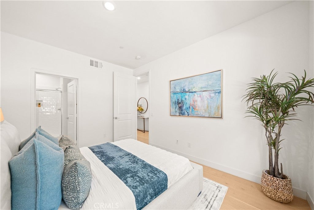 271 Lynx, Irvine CA 92618 - Photo 7