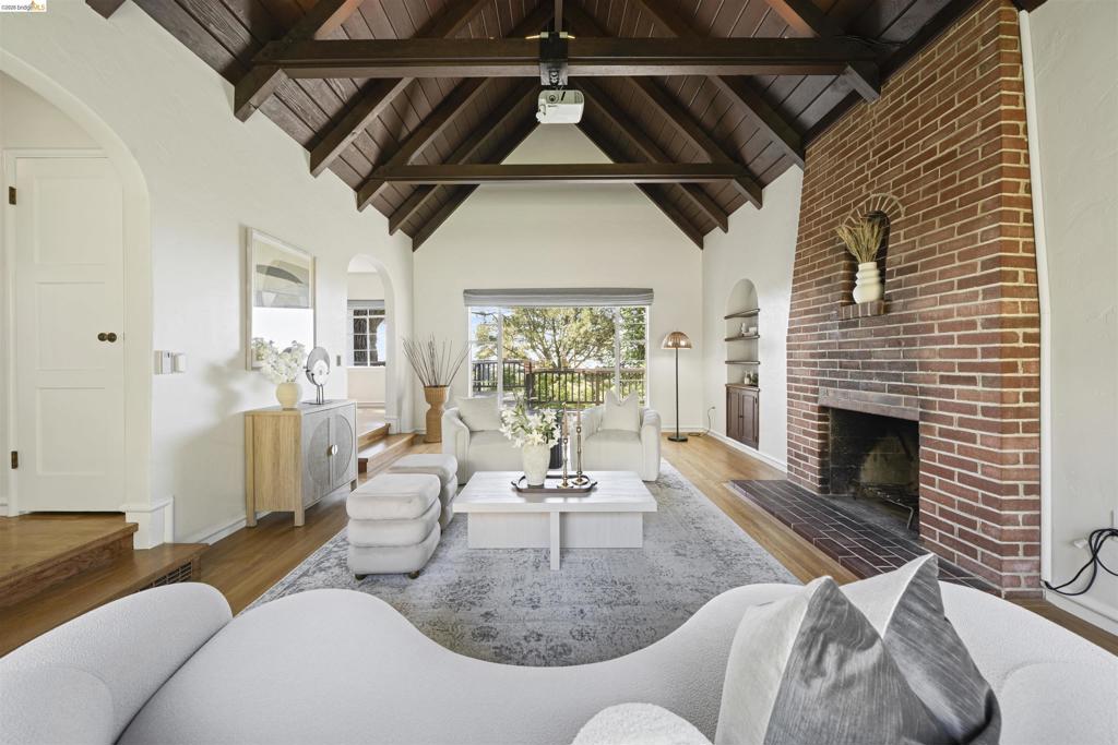 1170 Sterling Ave