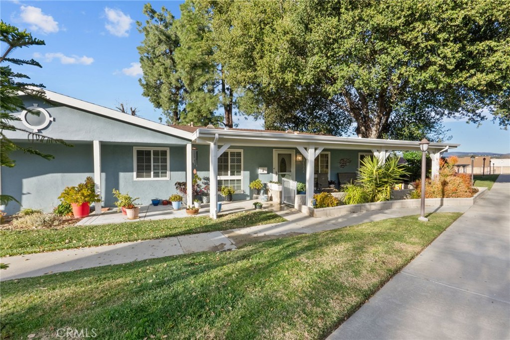 19122 Avenue Of The Oaks A