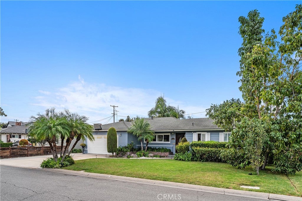 1450 W Wedgewood