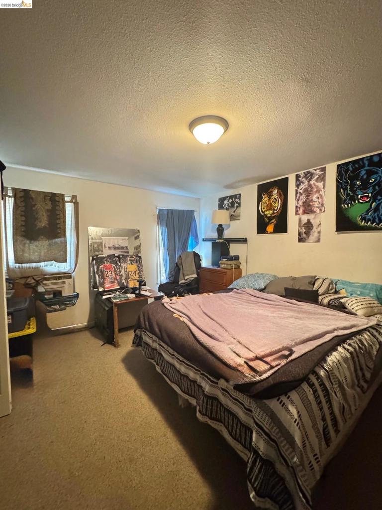 27 Robinson Ave