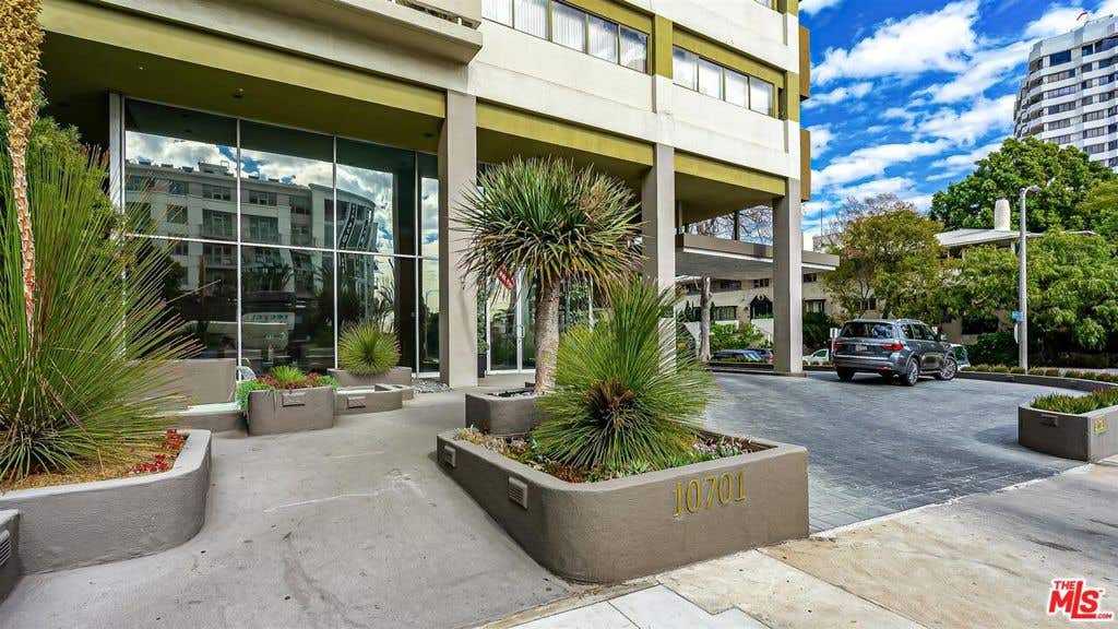 Photo of 10701 Wilshire BLVD #1206, Los Angeles, CA 90024 (MLS # 26846795)