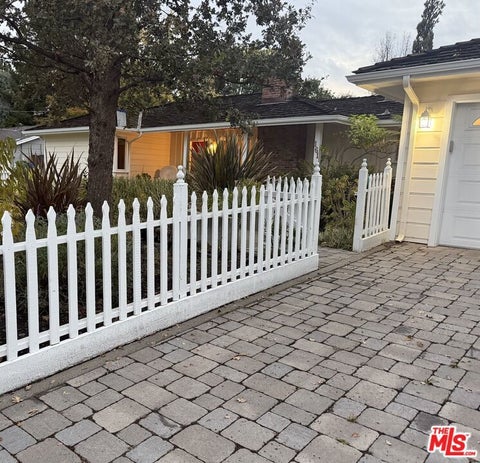 Photo of 161 Greenway Drive, Walnut Creek, CA 94596 (MLS # 26104288)