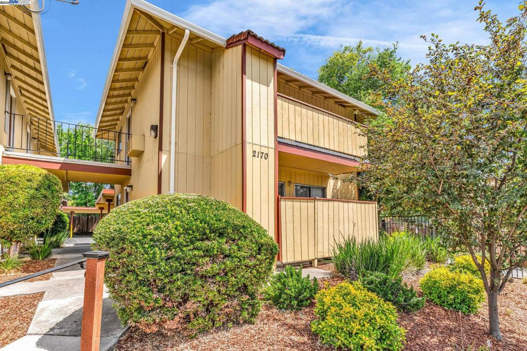 2170 Fremont St