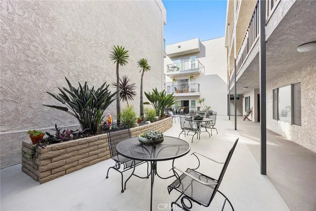 Long Beach, California 90803, United States, 1 Bedroom Bedrooms, ,1 BathroomBathrooms,Residential,Active,238877