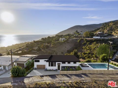 Photo of 4615 Via Vienta Street, Malibu, CA 90265 (MLS # 26824421)