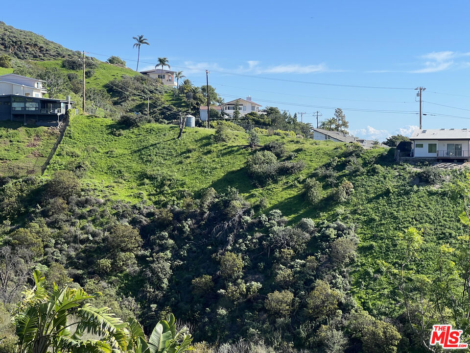 4615 Via Vienta Street
