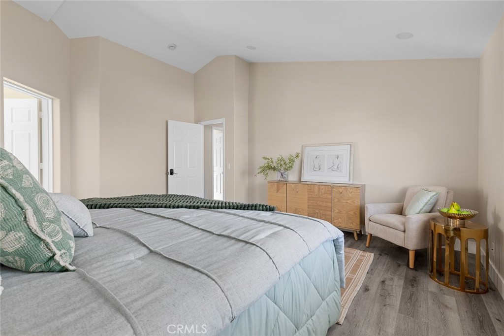 Lorie - Residential