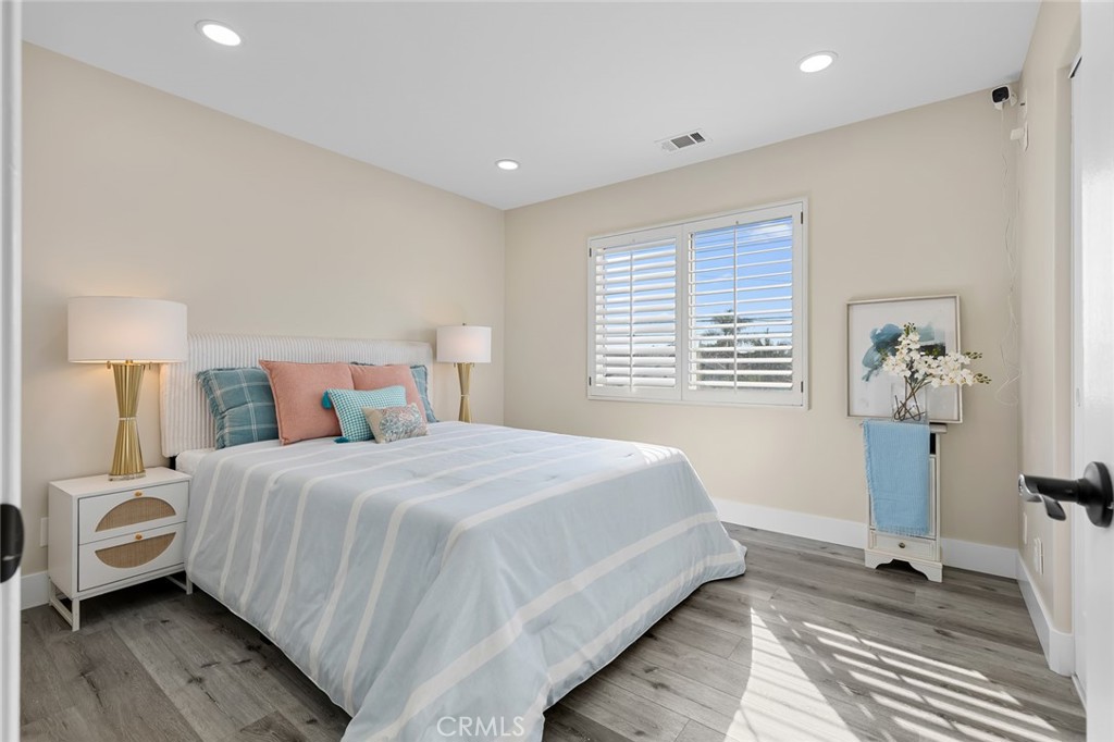 Lorie - Residential
